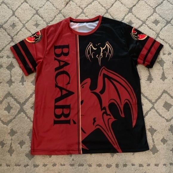 Red & Black Bat Men’s XL Shirt - Picture 2 of 9